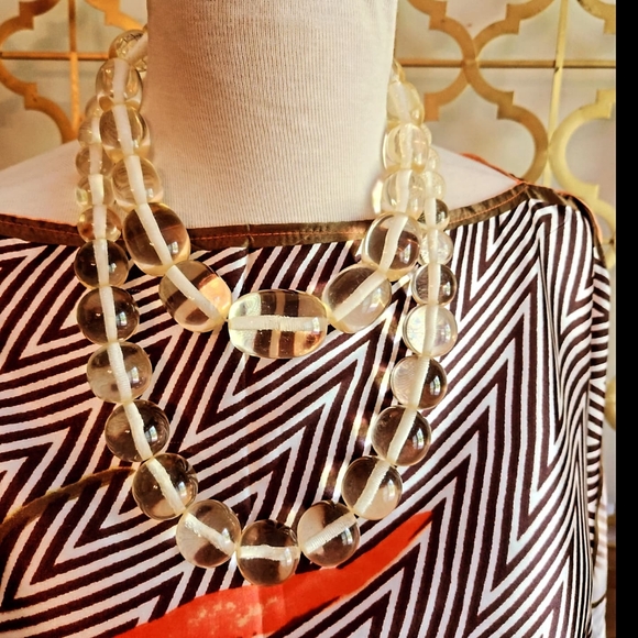 Chunky Acrylic Statement Necklace w/Screw Clasp - Picture 15 of 17